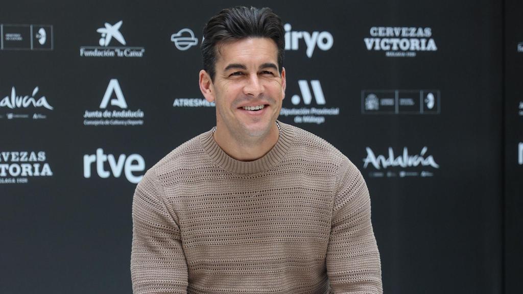 Mario Casas posa en el photocall de la película 'Muy lejos' que se presenta este domingo durante el 28º Festival de Málaga. Foto: Daniel Pérez / EFE