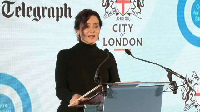 La presidenta madrileña, Isabel Díaz Ayuso, en la Conferencia Margaret Thatcher, este lunes en Londres.