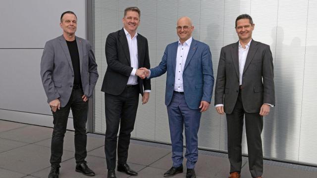Firma del acuerdo entre la dirección de Audi y el comité de empresa en Alemania.
