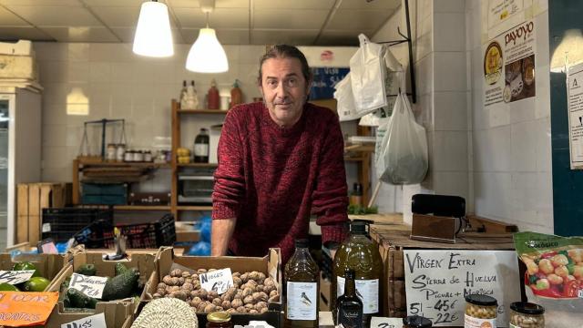 Fernando Morales, frutero del Arenal.