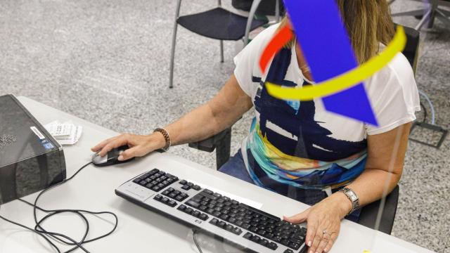 Una trabajadora de la Agencia Tributaria en una foto de archivo.