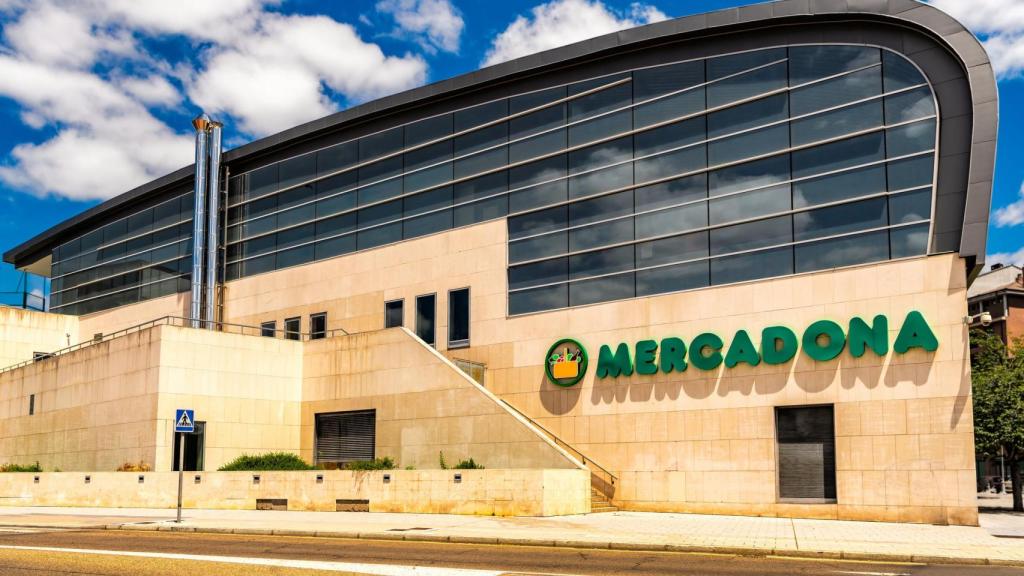Fachada Mercadona.