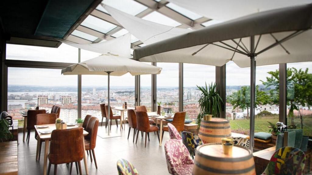 Salón Taberna 5 Mares