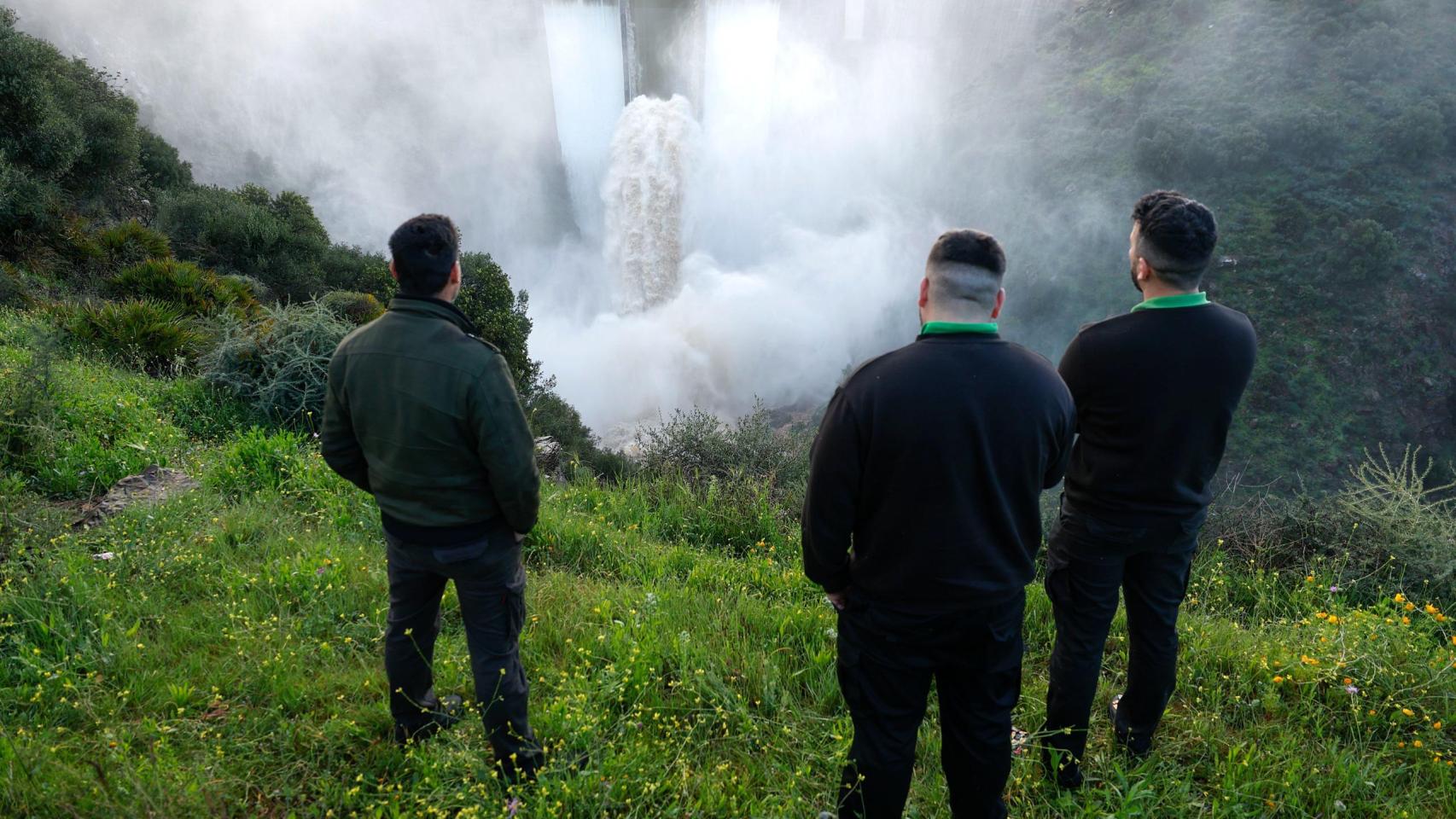 El último desembalse del pantano de Casasola en Málaga.