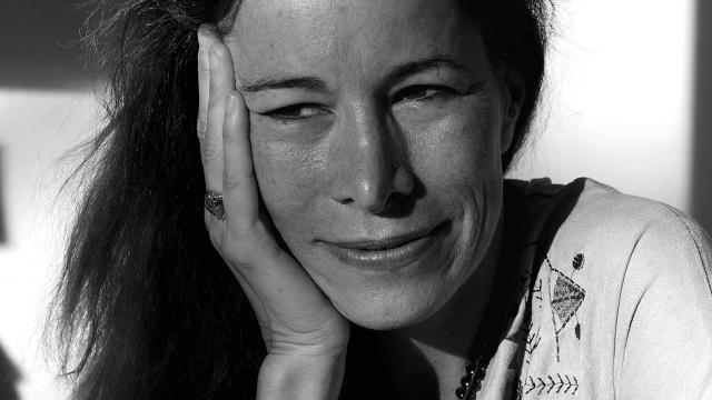 Dufourmantelle nació en París el 20 de marzo de 1964.