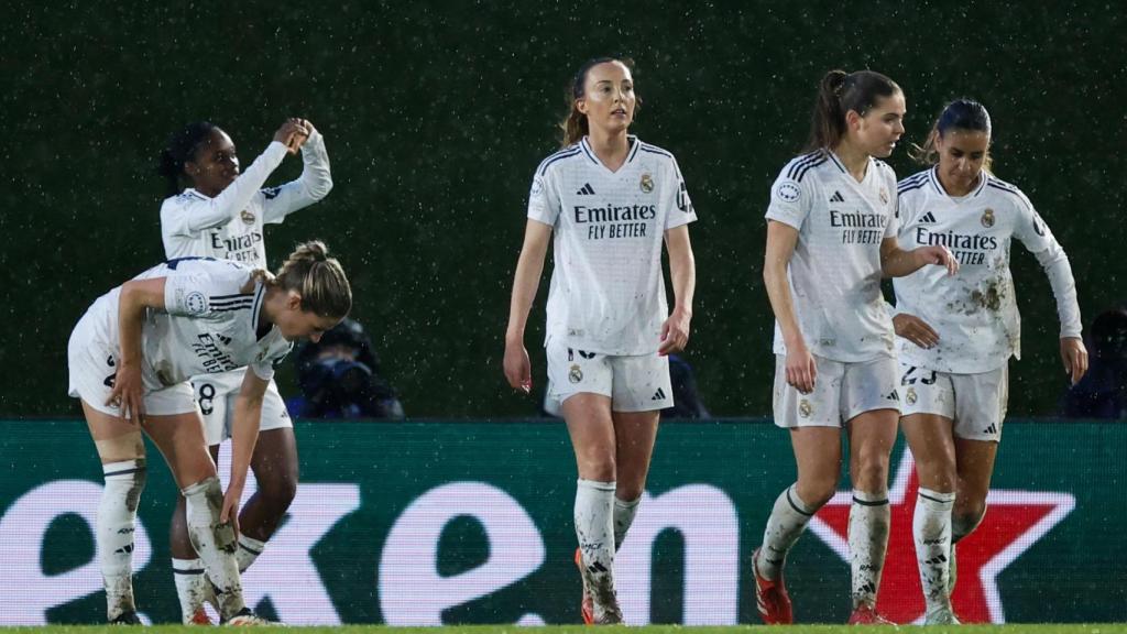 Las jugadoras del Real Madrid celebran el gol de Linda Caicedo.