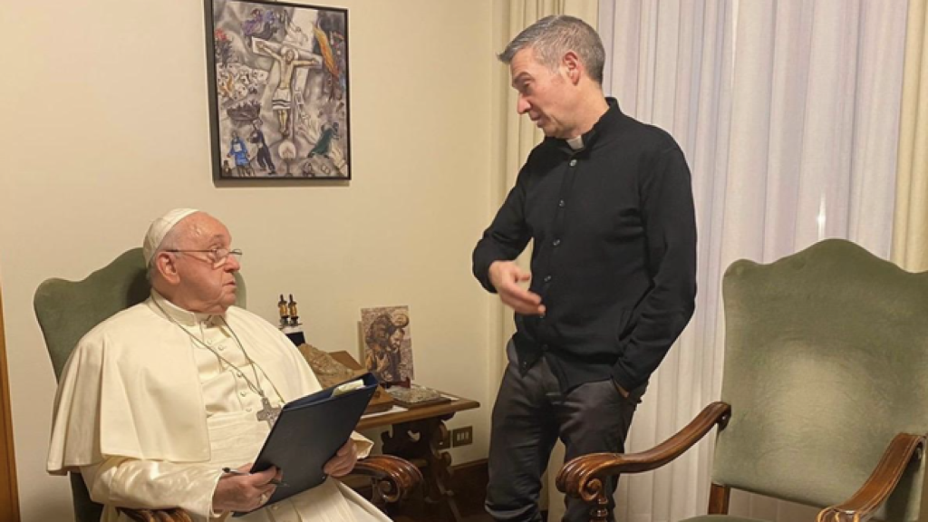 El Papa Francisco y Monseñor Jordi Bertomeu en una imagen de archivo.
