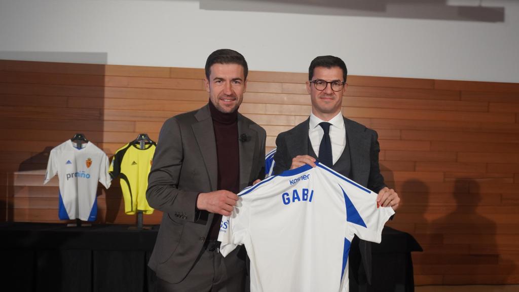 Gabi, en su presentación con el Real Zaragoza.