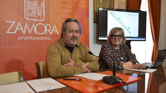 El alcalde de Zamora, Francisco Guarido; y la concejala de Fondos Europeos y Transformación Digital, Ana Belén González
