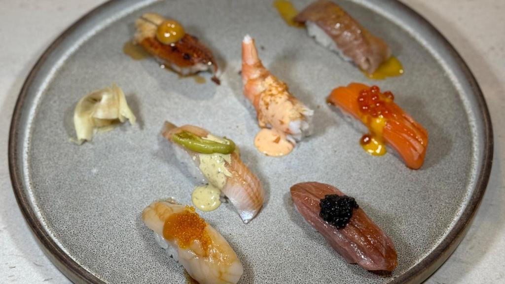 Los nigiris que preparan en Kausa.