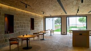 El nuevo Sol Repsol en el corazón de Extremadura: un restaurante con solo cinco meses de vida en la capital del tomate / El restaurante en el corazón de Extremadura que ha conseguido un Sol Repsol tras cinco meses abierto: alta cocina en la capital del tomate