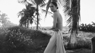 Eugenia Silva tiene el traje (made in Spain) que llevarás de la ciudad a la playa para un look effortless chic