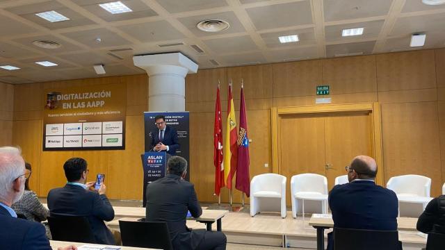 El ministro para la Transformación Digital y de la Función Pública durante su intervención en el congreso de Aslan.