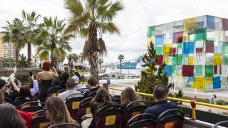 Autobús de Repsol que recorre los principales rincones de Málaga.