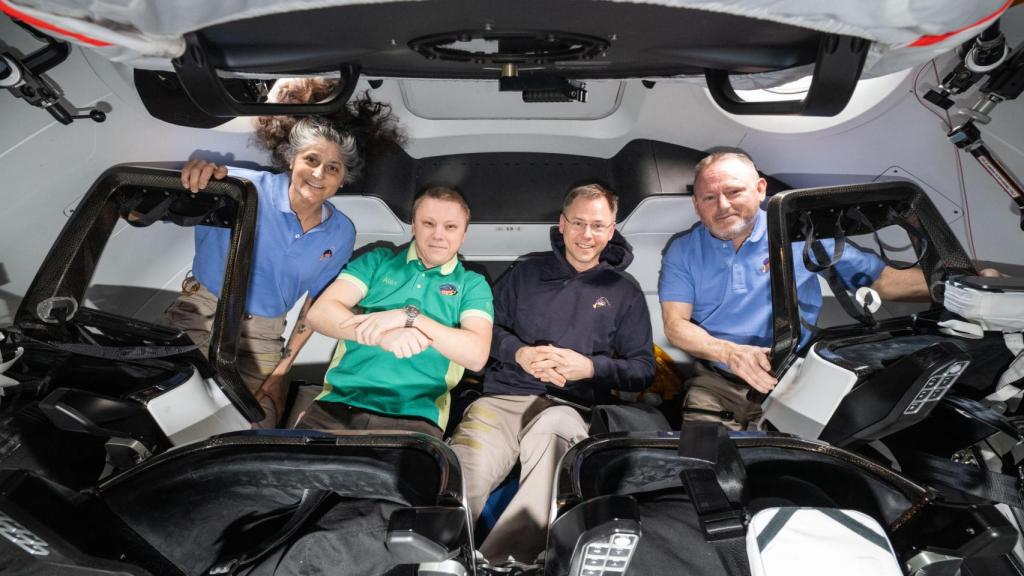 Los astronautas Sunita Williams, Aleksandr Gorbunov, Nick Hague y Butch Wilmore de izquierda a derecha