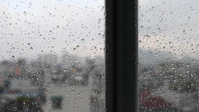 Gotas de lluvia en una ventana