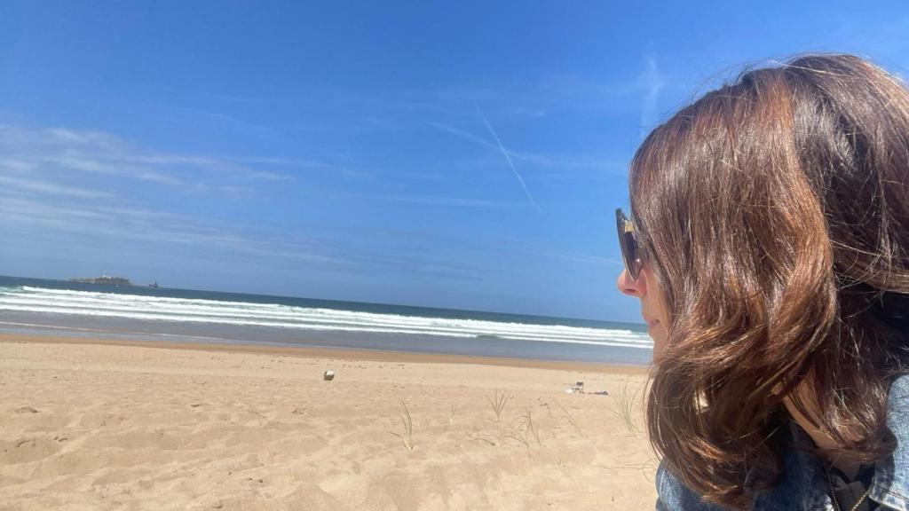 Alicia disfrutando de unas vacaciones en la playa