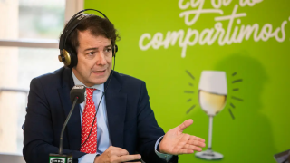 El presidente de la Junta, Alfonso Fernández Mañueco, durante una entrevista en Onda Cero