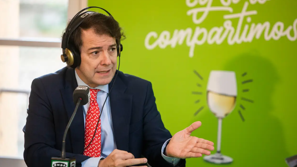 El presidente de la Junta, Alfonso Fernández Mañueco, durante una entrevista en Onda Cero