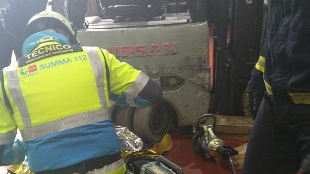 Un sanitario del Summa 112 en Villaviciosa de Odón