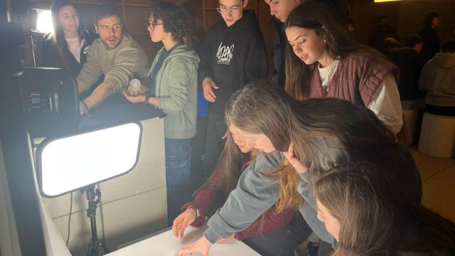 Alumnos en un programa educativo de la Fundación MOP