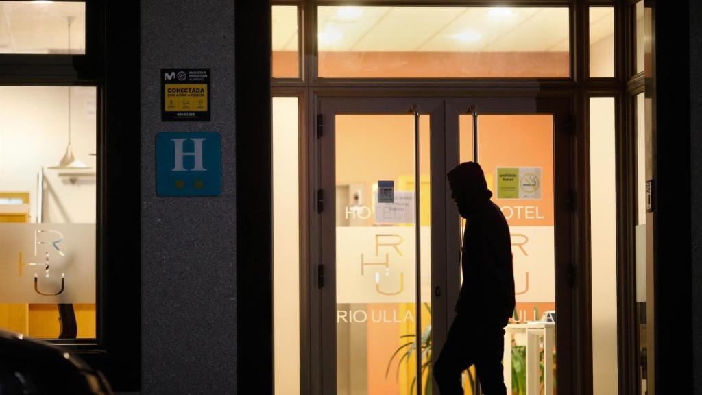 Uno de los menores  refugiados en el hotel en Monterroso, Lugo