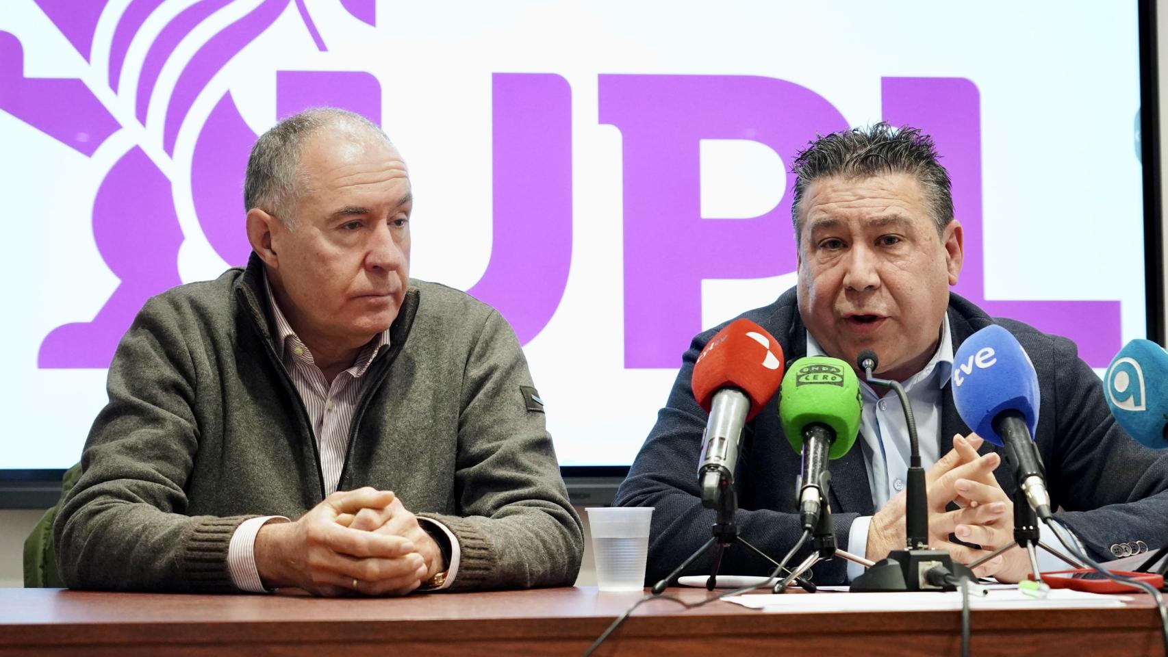 El secretario general de Unión del Pueblo Leonés, Luis Mariano Santos, y el vicesecretario, Eduardo López, en una imagen de archivo