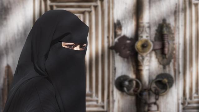 Los mercaderes de Damasco avisan de que el niqab cada vez se vende más en Siria.