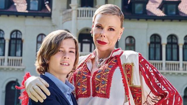 Simeón de Bulgaria junto a la princesa Kalina.