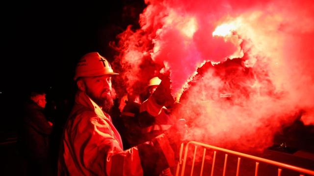 Archivo - Concentración de los trabajadores de Alcoa, en la Plaza de Concello de XOVE de Lugo