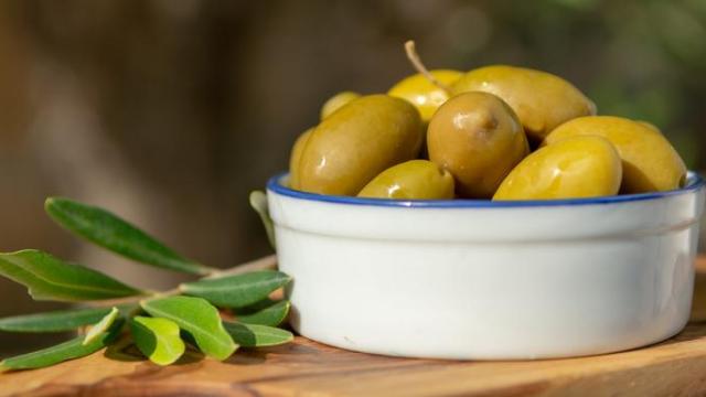 Cuenco de aceitunas.