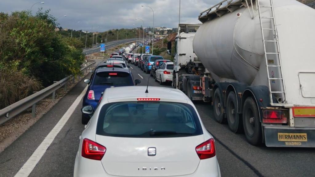 Imagen de archivo de un atasco en la ronda Este de Málaga.