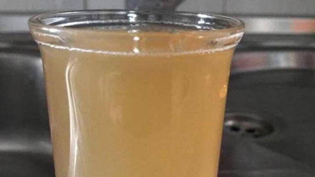 Agua turbia. Foto: PSOE Brazatortas.