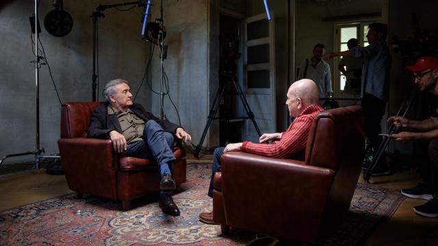 Vicente Molina Foix y Javier Lostalé en Velintonia, durante el rodaje del documental. Foto: Jonás Peña