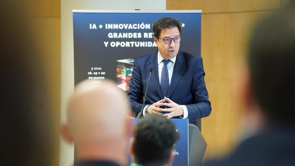 Un instante durante la inauguración del Congreso de Aslan por parte del Ministro para la Transformación Digital y de la Función Pública, Óscar López.