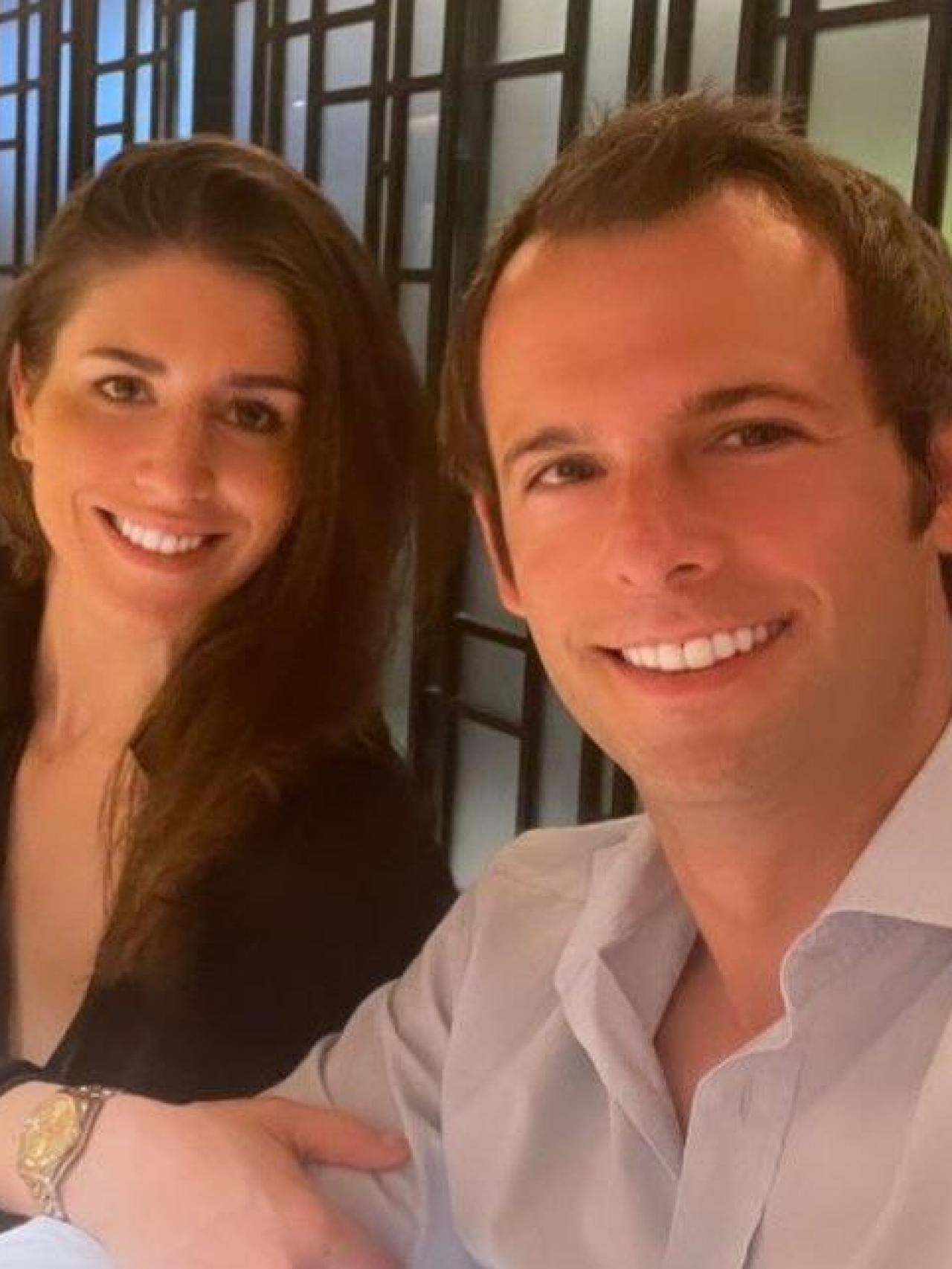 El matrimonio en una fotografía de las redes sociales de ella.