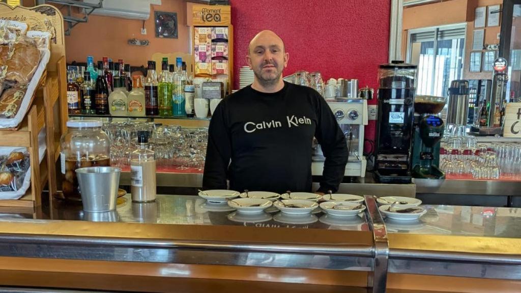 Javier en el Bar Triángulo de Castronuño