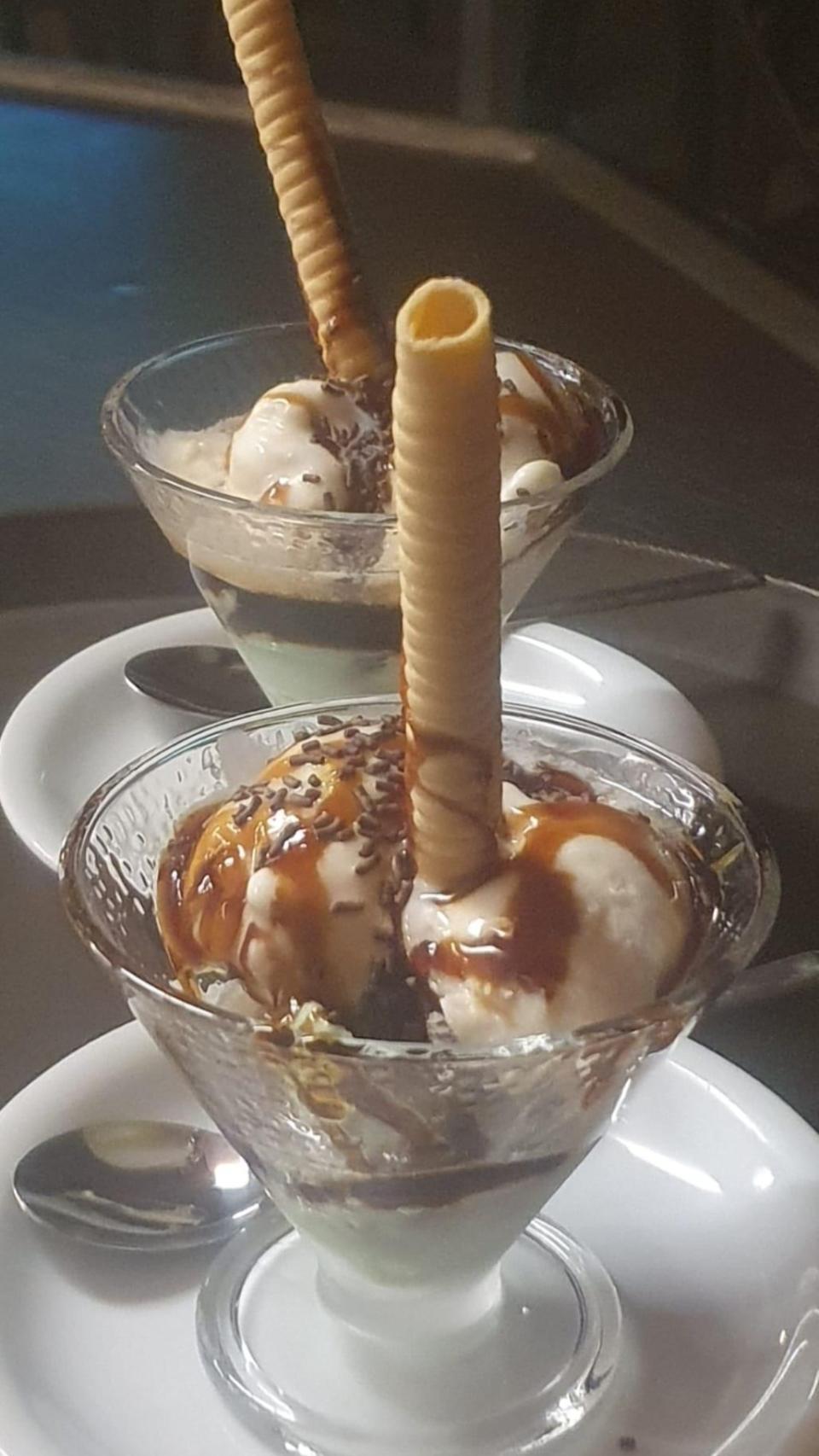 Una copa de helado en el Bar Triángulo
