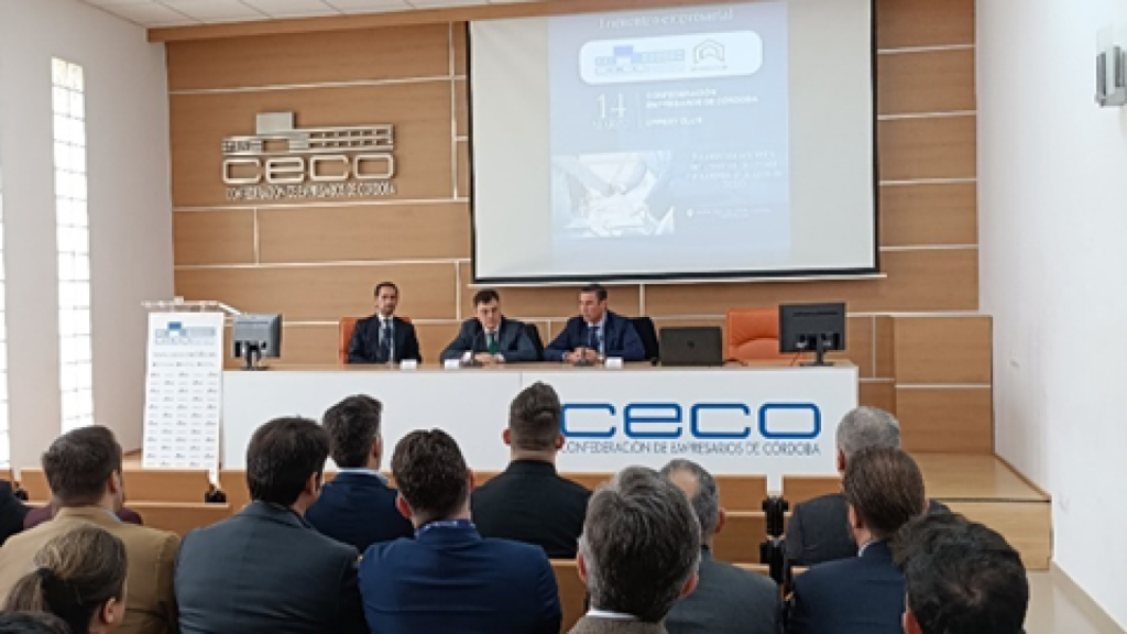 Un momento del encuentro empresarial en la sede de la CECO.
