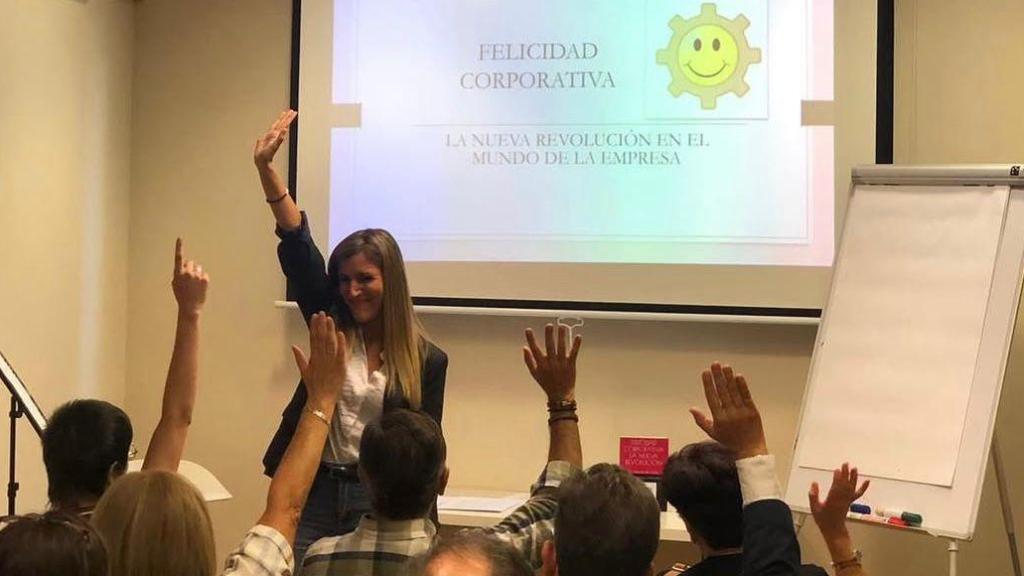 Diana Caballero durante una de las charlas sobre felicidad empresarial