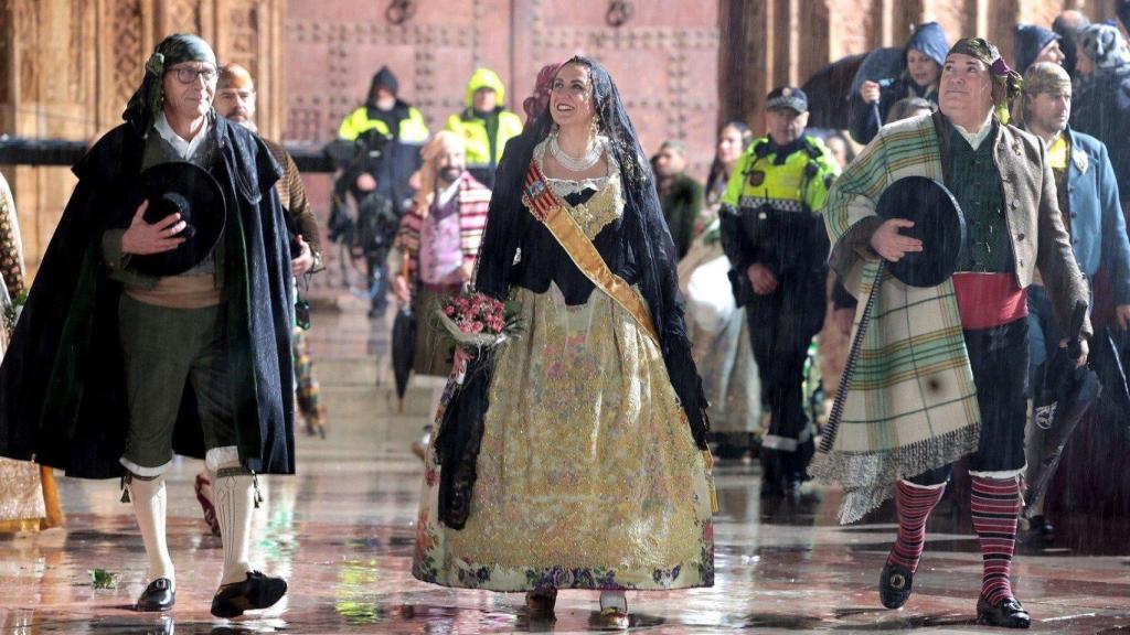 María José Catalá durante la Ofrenda. Ayuntamiento de Valencia