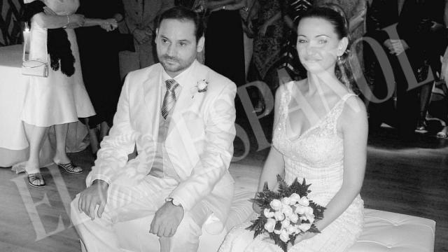 José Luis Ábalos y Carolina Perles el día de su boda en una foto aportada por la UCO en su informe sobre el patrimonio del exministro.