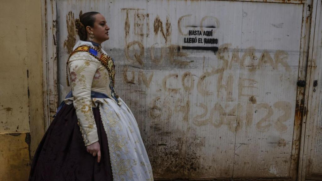Fallera de una zona arrasada por la dana. Rober Solsona / Europa Press