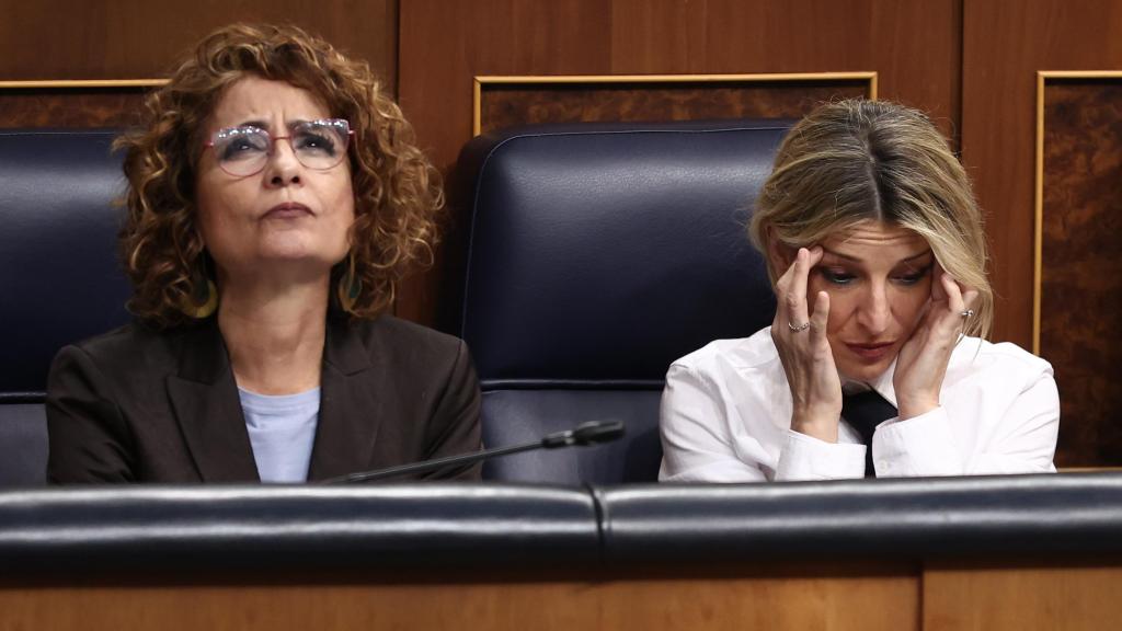 Las vicepresidentas María Jesús Montero y Yolanda Díaz, este miércoles en el Congreso de los Diputados.
