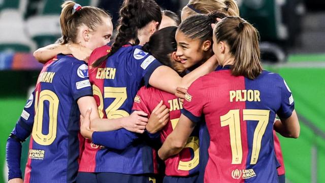 Las futbolistas del Barça celebran un gol contra el Wolfsburgo.