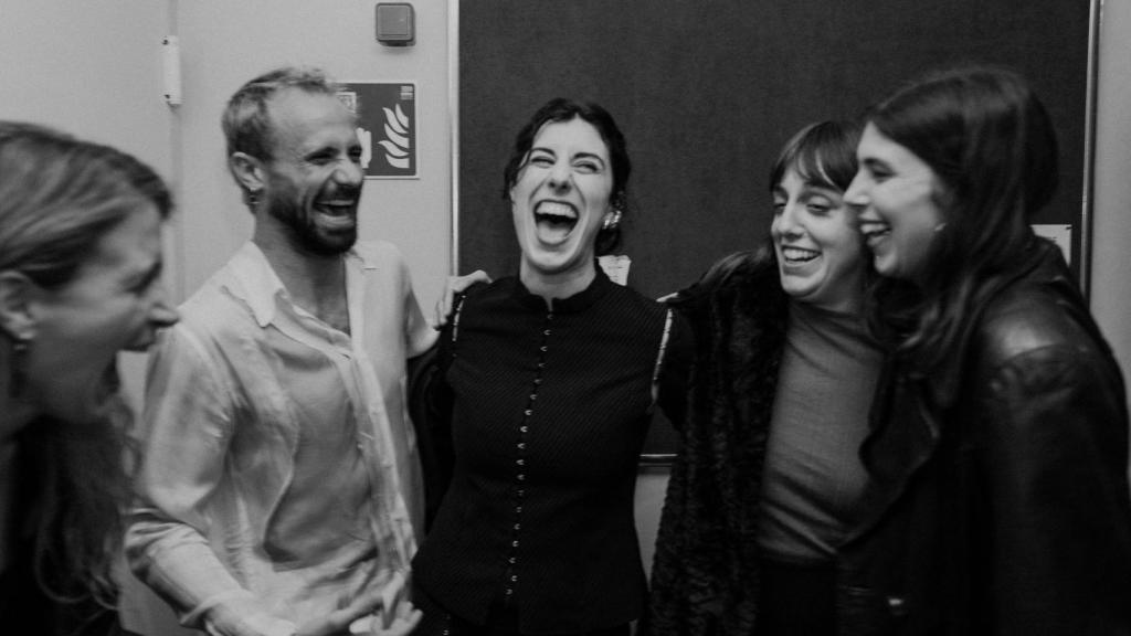 Elena Martín Gimeno junto a su equipo