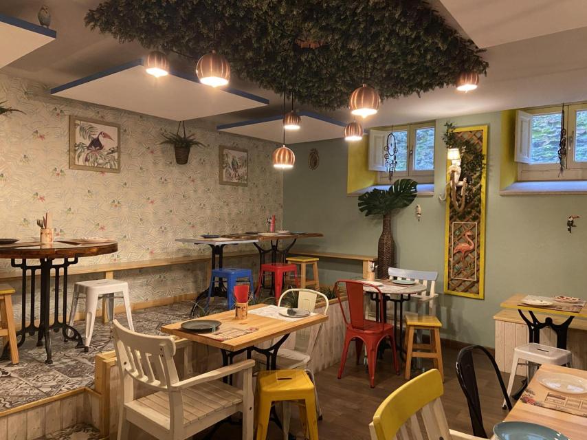 Interior de TS A Casa, en Santiago.