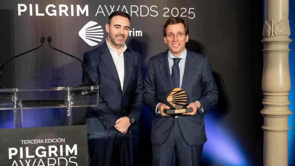 Roberto Fraga, CEO de Pilgrim, con José Luis Martínez Almeida, alcalde de Madrid