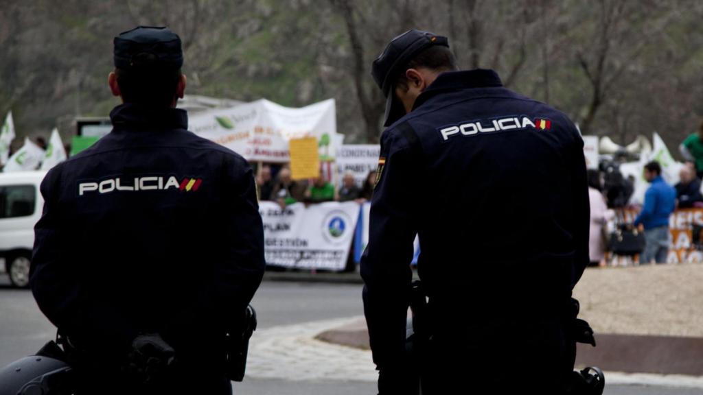 Dos agentes de la Policía Nacional. Imagen de recurso.