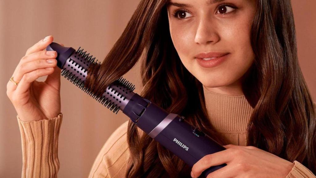 Riza, moldea o alisa: así es el cepillo de aire de Philips baratísimo que nada tiene que envidiar a los más conocidos